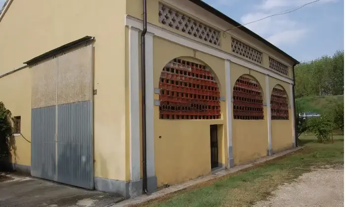 Rexer-Quistello-Casa-di-Paese-con-Ampio-Terreno-in-Vendita-Via-Gramsci-Quistello-Altro