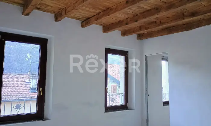 Rexer-Grandola-ed-Uniti-Appartamento-con-vista-panoramica-eventualmente-frazionabile-in-due-unit-Altro