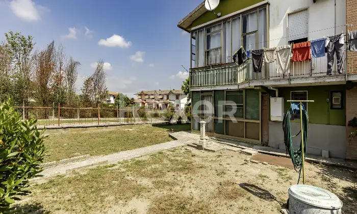 Rexer-Loreo-Porzione-di-bifamiliare-in-posizione-residenziale-Altro