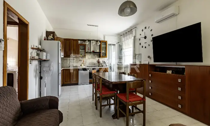Rexer-Loreo-Porzione-di-bifamiliare-in-posizione-residenziale-Altro