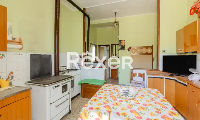 Rexer-Villa-San-Giovanni-in-Tuscia-Luminoso-Appartamento-con-Riscaldamento-Autonomo-Altro
