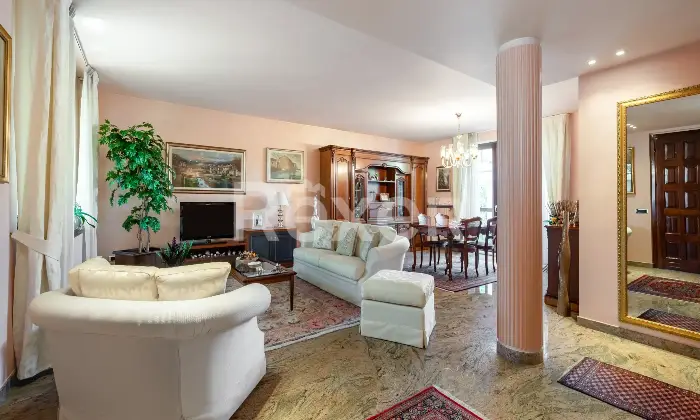 Rexer-Canegrate-Splendida-Villa-con-Piscina-Altro