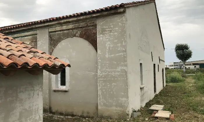 Rexer-San-Benedetto-Po-Casale-al-rustico-di-circa-mq-Giardino