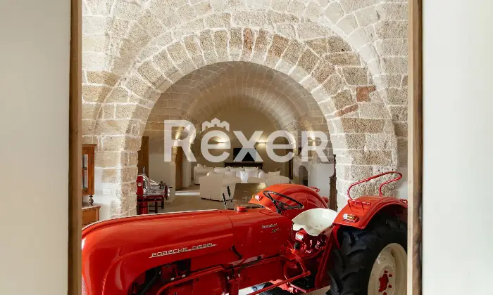 Rexer-Carovigno-Masseria-con-corte-interna-ed-esterna-e-piscina-Altro