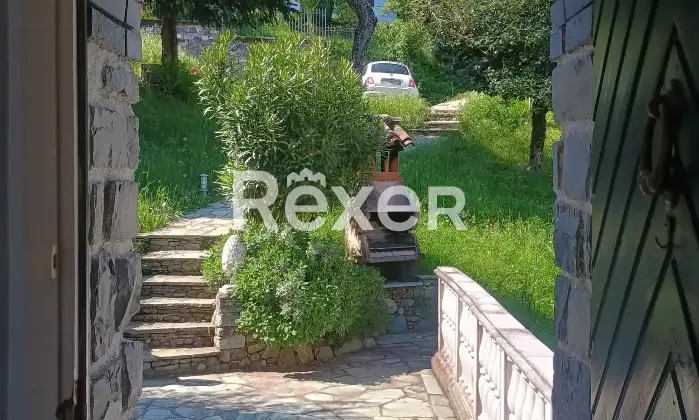 Rexer-MENAGGIO-Vista-lago-appartamenti-con-giardino-e-posti-auto-Altro