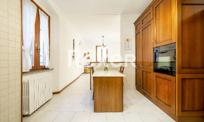 Rexer-Calolziocorte-Terratetto-storico-ristrutturato-con-giardino-e-posti-auto-esclusivi-Altro
