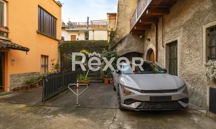 Rexer-Calolziocorte-Terratetto-storico-ristrutturato-con-giardino-e-posti-auto-esclusivi-Altro