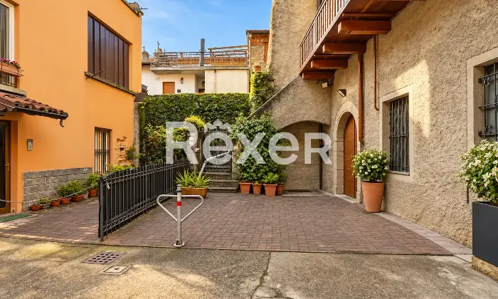 Rexer-Calolziocorte-Terratetto-storico-ristrutturato-con-giardino-e-posti-auto-esclusivi-Altro
