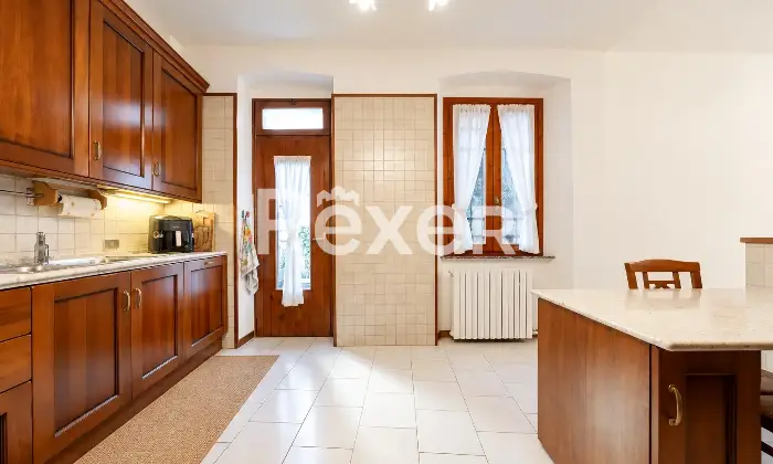 Rexer-Calolziocorte-Terratetto-storico-ristrutturato-con-giardino-e-posti-auto-esclusivi-Altro