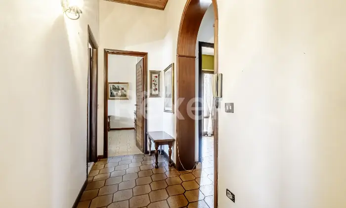 Rexer-Osteria-Nuova-Roma-Osteria-Nuova-Pentalocale-con-posti-auto-Altro