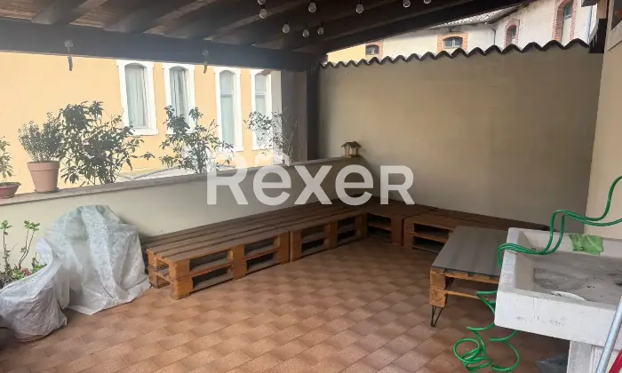 Rexer-Monte-di-Malo-Intero-edificio-con-trattoria-appartamenti-e-ampi-spazi-accessori-Altro