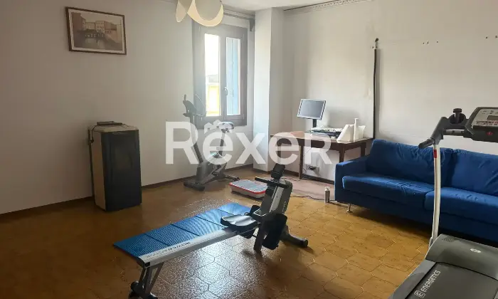 Rexer-Monte-di-Malo-Intero-edificio-con-trattoria-appartamenti-e-ampi-spazi-accessori-Altro