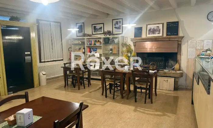 Rexer-Monte-di-Malo-Intero-edificio-con-trattoria-appartamenti-e-ampi-spazi-accessori-Altro