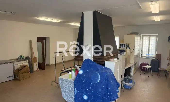Rexer-Monte-di-Malo-Intero-edificio-con-trattoria-appartamenti-e-ampi-spazi-accessori-Altro