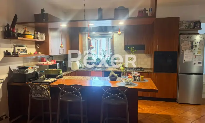 Rexer-Monte-di-Malo-Intero-edificio-con-trattoria-appartamenti-e-ampi-spazi-accessori-Altro