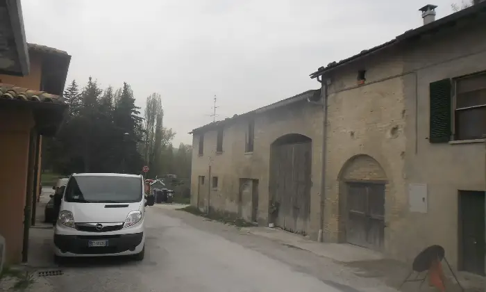 Rexer-SantAngelo-in-Vado-Vendesi-casale-da-Ristrutturare-Giardino