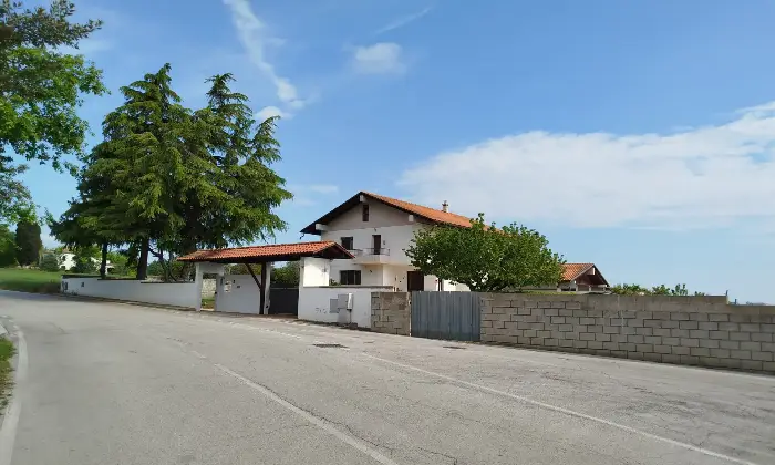 Rexer-Spoltore-Spaziosa-casa-indipendente-di-mq-con-giardino-garage-doppio-Altro