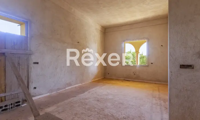 Rexer-Gagliano-del-Capo-A-pochi-minuti-dal-mare-villa-indipendente-allo-stato-di-grezzo-avanzato-da-completare-con-giardino-e-ampi-garage-Camera