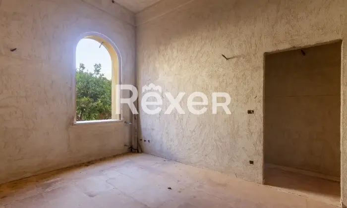 Rexer-Gagliano-del-Capo-A-pochi-minuti-dal-mare-villa-indipendente-allo-stato-di-grezzo-avanzato-da-completare-con-giardino-e-ampi-garage-Altro