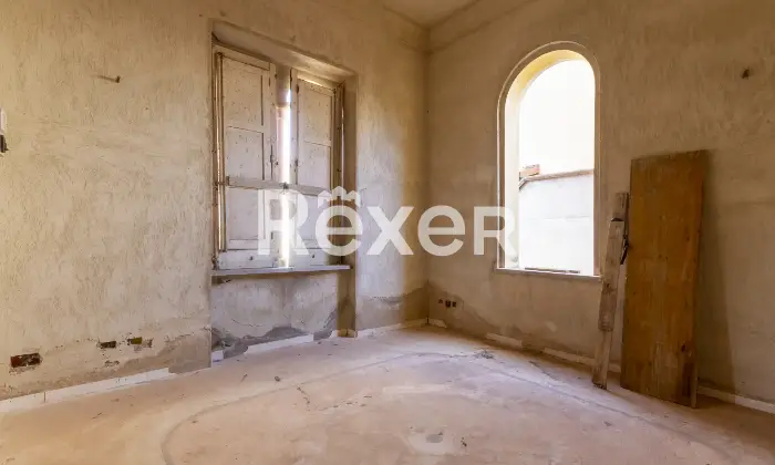 Rexer-Gagliano-del-Capo-A-pochi-minuti-dal-mare-villa-indipendente-allo-stato-di-grezzo-avanzato-da-completare-con-giardino-e-ampi-garage-Studio