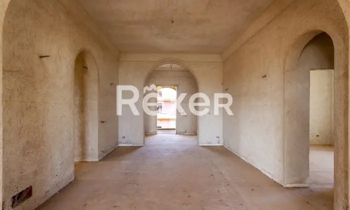 Rexer-Gagliano-del-Capo-A-pochi-minuti-dal-mare-villa-indipendente-allo-stato-di-grezzo-avanzato-da-completare-con-giardino-e-ampi-garage-Corridoio