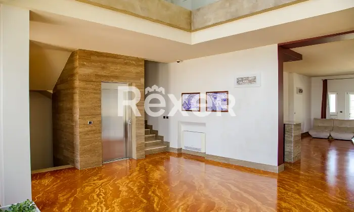 Rexer-Trani-Villa-con-piscina-in-classe-A-vista-mare-Altro