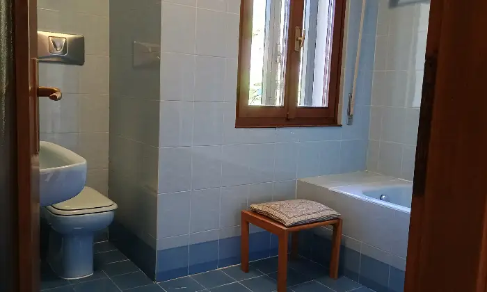 Rexer-Nesso-Casa-indipendente-costituita-da-appartamenti-oltre-terrazze-e-giardino-Altro