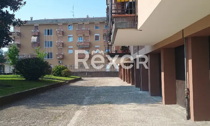 Rexer-Busto-Arsizio-Quadrilocale-con-box-auto-doppio-e-posto-auto-condominiale-Altro