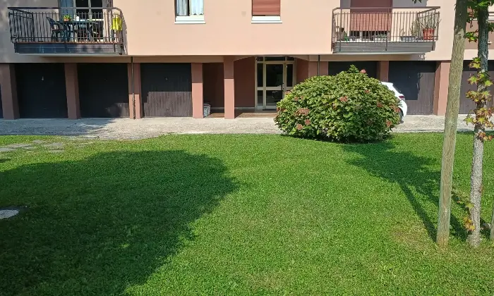 Rexer-Busto-Arsizio-Quadrilocale-con-box-auto-doppio-e-posto-auto-condominiale-Zonecomuni