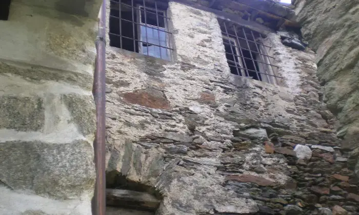 Rexer-Aurano-rustico-da-ristrutturare-Altro