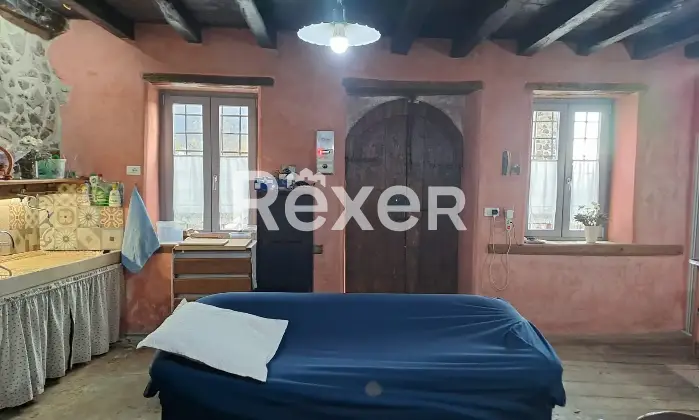Rexer-Valdagno-Casale-rustico-con-due-abitazioni-indipendenti-e-terreno-di-ettari-Altro