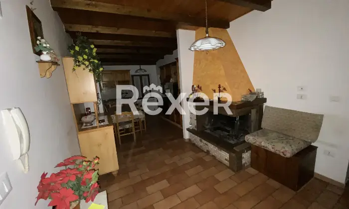 Rexer-Belvedere-Ostrense-Villetta-indipendente-con-giardino-privato-e-ampi-spazi-su-due-livelli-Sala-da-pranzo