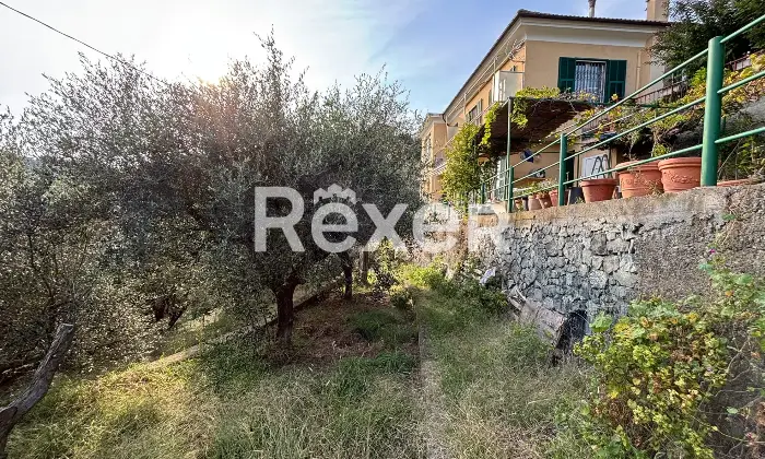 Rexer-Varazze-Panoramica-abitazione-vista-mare-con-giardino-e-posti-auto-Altro