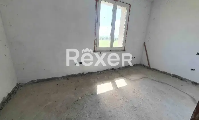 Rexer-Abbadia-Cerreto-Villetta-a-schiera-capofila-libera-su-tre-lati-Altro
