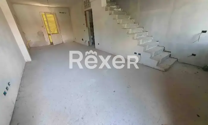 Rexer-Abbadia-Cerreto-Villetta-a-schiera-capofila-libera-su-tre-lati-Altro