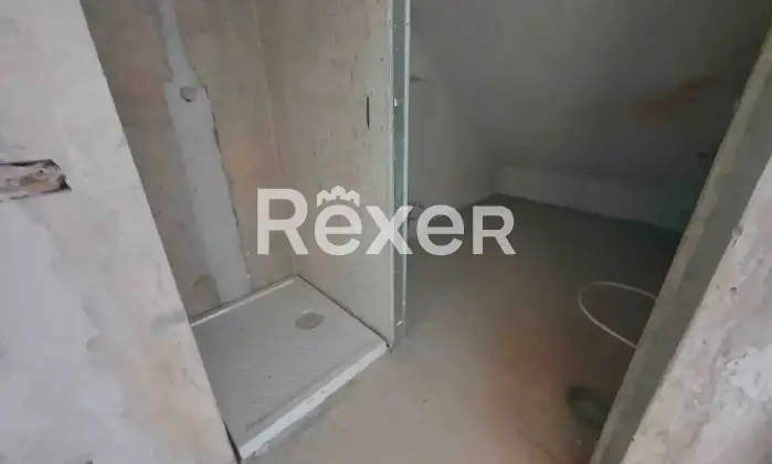 Rexer-Abbadia-Cerreto-Villetta-a-schiera-capofila-libera-su-tre-lati-Altro