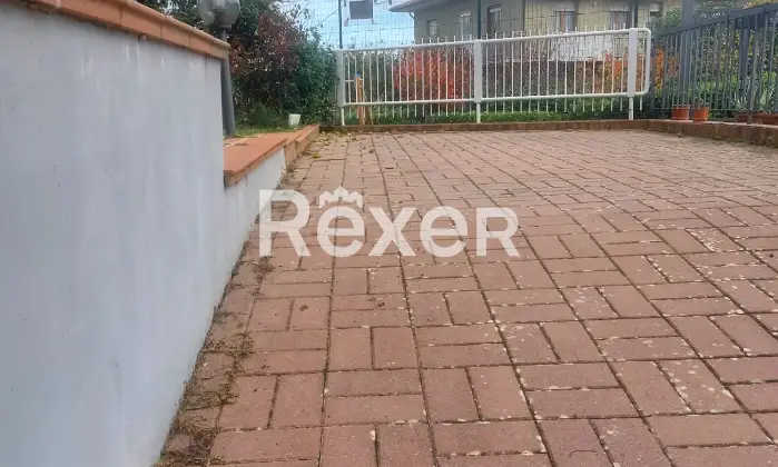 Rexer-Montepulciano-Appartamento-al-piano-terra-con-giardino-privato-box-e-cantina-a-SantAlbino-di-Montepulciano-Ingresso