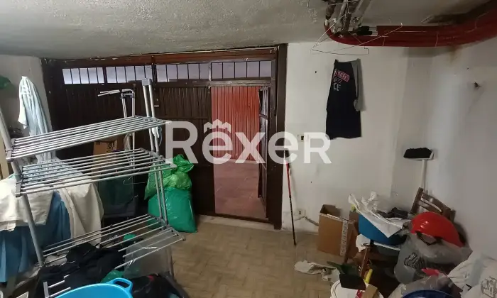 Rexer-Montepulciano-Appartamento-al-piano-terra-con-giardino-privato-box-e-cantina-a-SantAlbino-di-Montepulciano-Box