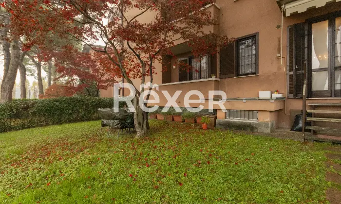 Rexer-Merate-Appartamento-al-piano-terra-con-giardino-taverna-e-box-auto-Altro