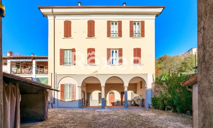 Rexer-Adro-Quadrilocale-ristrutturato-in-Palazzo-Storico-Altro