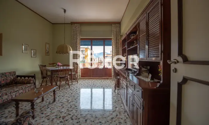 Rexer-Caserta-Appartamento-con-affaccio-sulla-Reggia-e-posto-auto-coperto-Altro