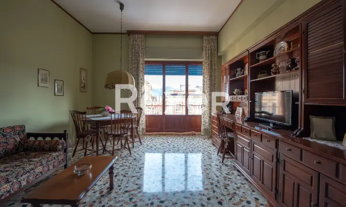 Rexer-Caserta-Appartamento-con-affaccio-sulla-Reggia-e-posto-auto-coperto-Altro