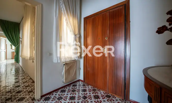 Rexer-Caserta-Appartamento-con-affaccio-sulla-Reggia-e-posto-auto-coperto-Altro