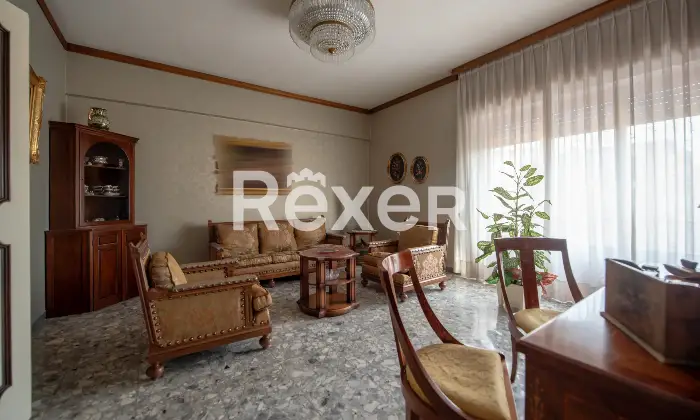 Rexer-Caserta-Appartamento-con-affaccio-sulla-Reggia-e-posto-auto-coperto-Altro