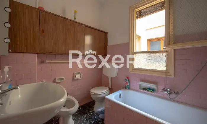Rexer-Caserta-Appartamento-con-affaccio-sulla-Reggia-e-posto-auto-coperto-Altro