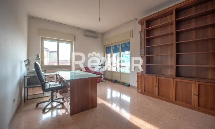 Rexer-Caserta-Appartamento-con-affaccio-sulla-Reggia-e-posto-auto-coperto-Altro