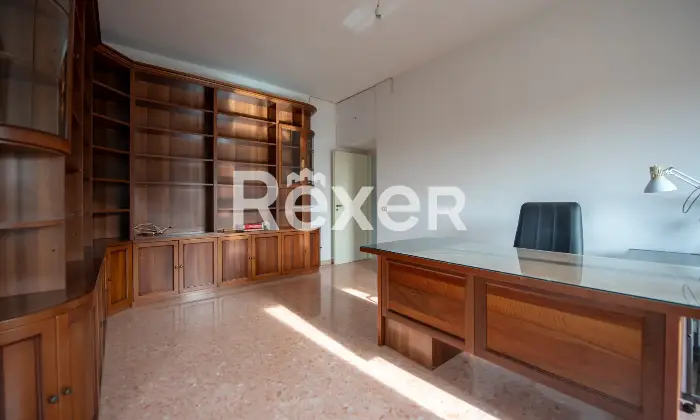 Rexer-Caserta-Appartamento-con-affaccio-sulla-Reggia-e-posto-auto-coperto-Altro