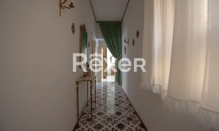 Rexer-Caserta-Appartamento-con-affaccio-sulla-Reggia-e-posto-auto-coperto-Altro
