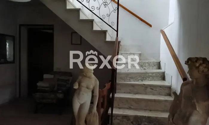 Rexer-Pietrasanta-Casa-singola-su-due-livelli-con-resede-esclusiva-porticato-e-box-auto-Altro