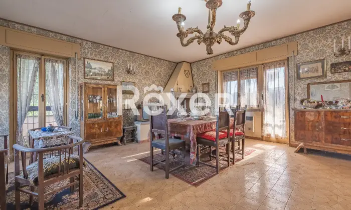 Rexer-Zagarolo-Villa-di-pregio-su-tre-livelli-con-piscina-e-terreno-Altro